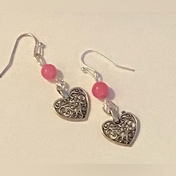 NEW Hearts delight! Pink Jade crystal earrings with a heart charm. - Picture 1 of 2